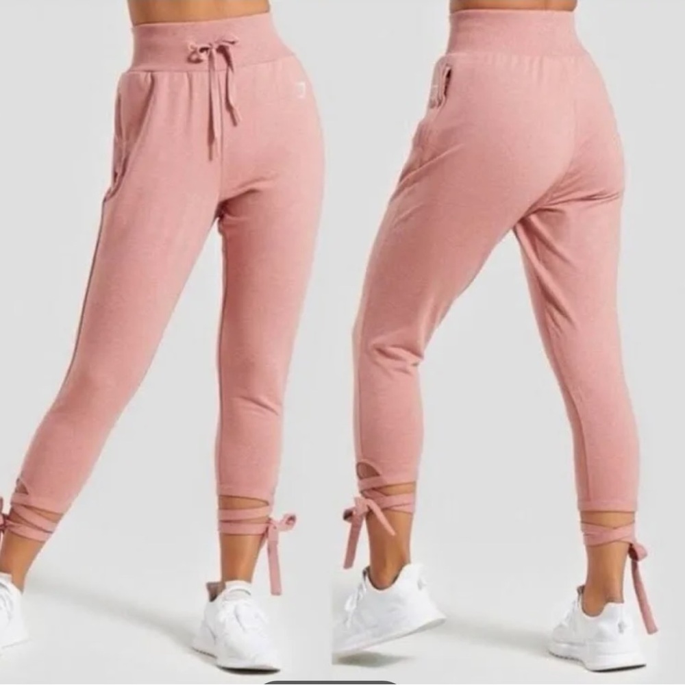 GYMSHARK • Ark cropped high rise sweatpant joggers Athleisure Pilates Balletcore